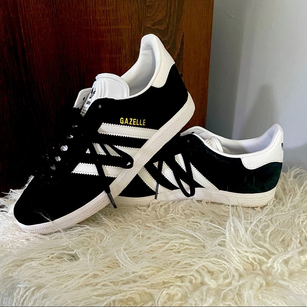 Women’s gazelle adidas sneakers